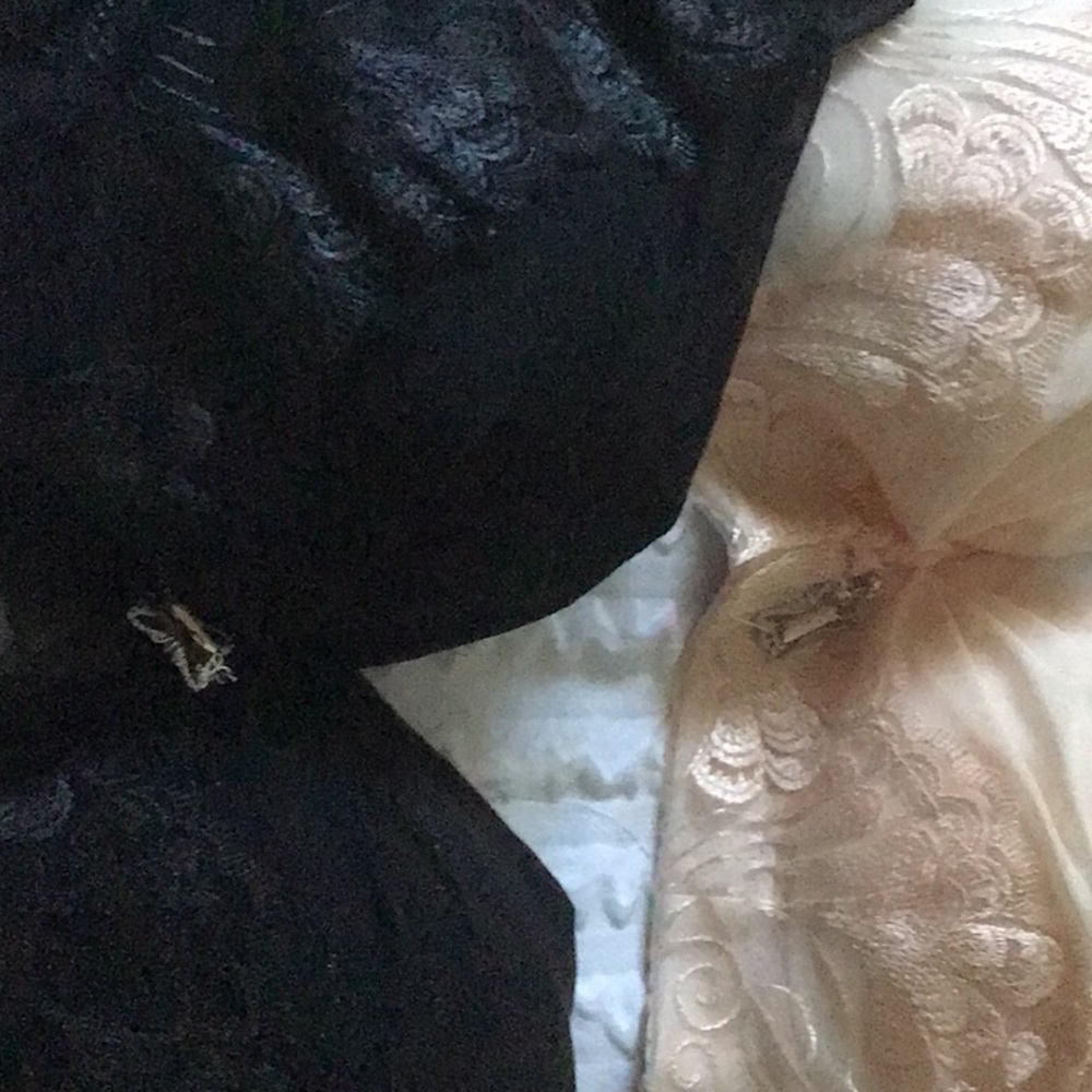 Bras - Picture 2 of 4